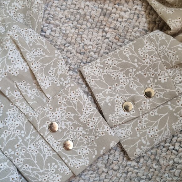 Beige floral dress - Picture 5 of 8